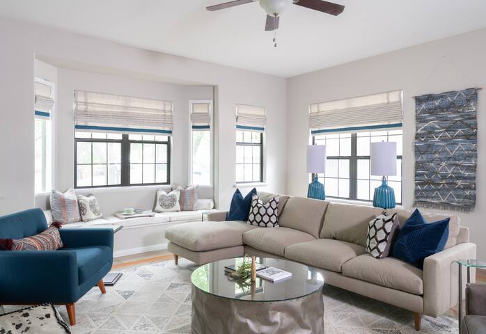 Modern Retreat Minutes from Downtown and Ladybird gallery image 4