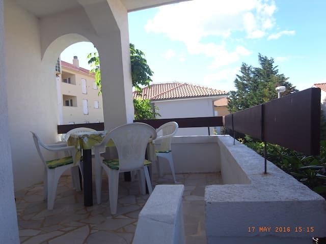 Listing in Baška