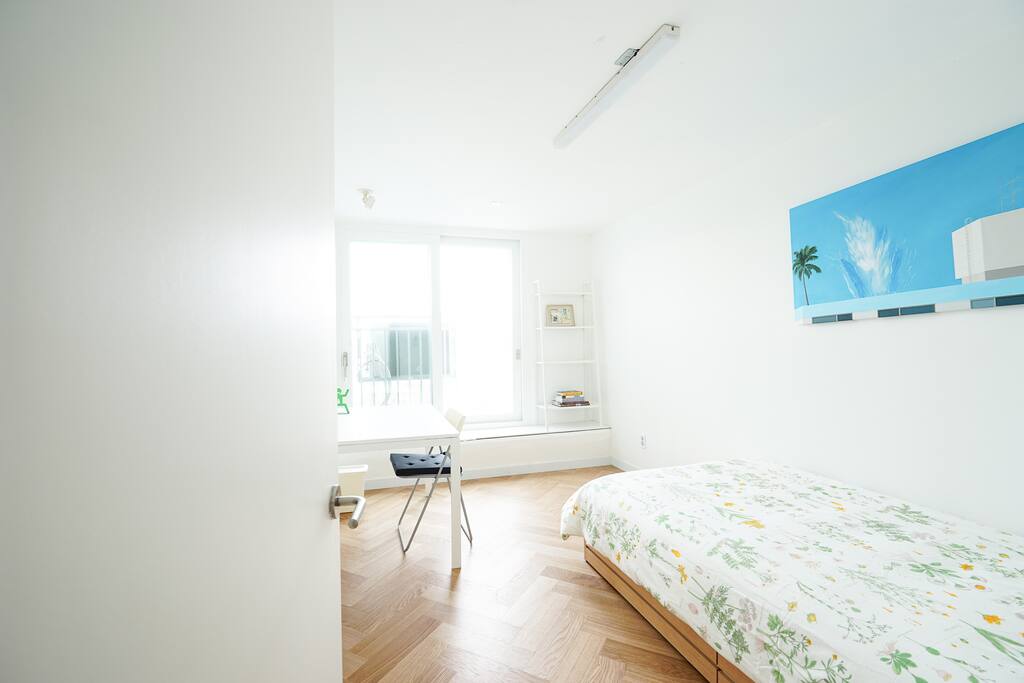 Room No.1