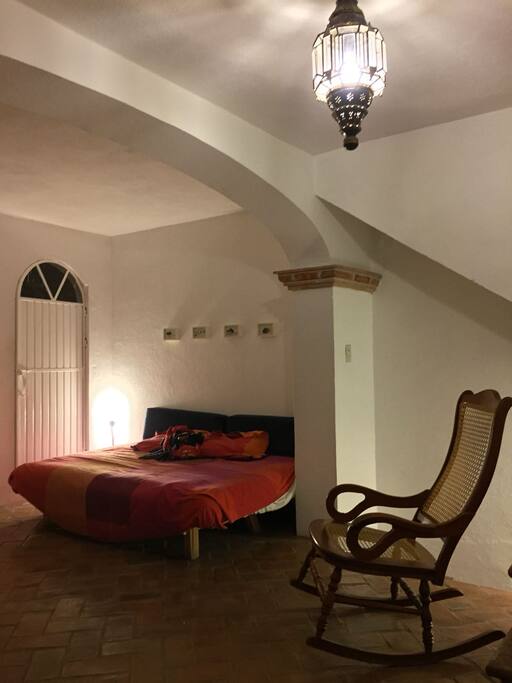 Cuarto 1/Room 1 (Primer piso/First floor)