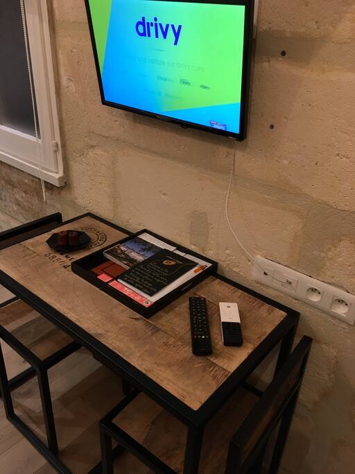 NEW: TV et INTERNET (en WIFI) sont à votre disposition et sans supplément tout au long de votre séjour.