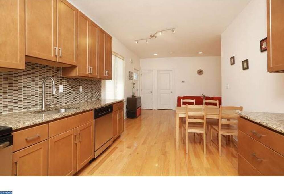 Another shot of the kitchen