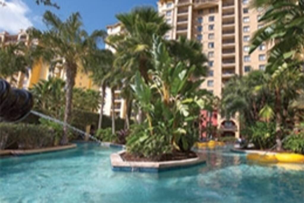 Lazy River/Pool