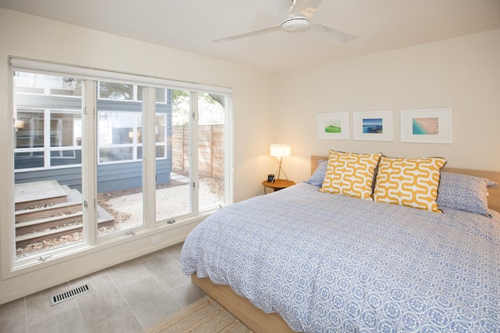 First floor king courtyard view room