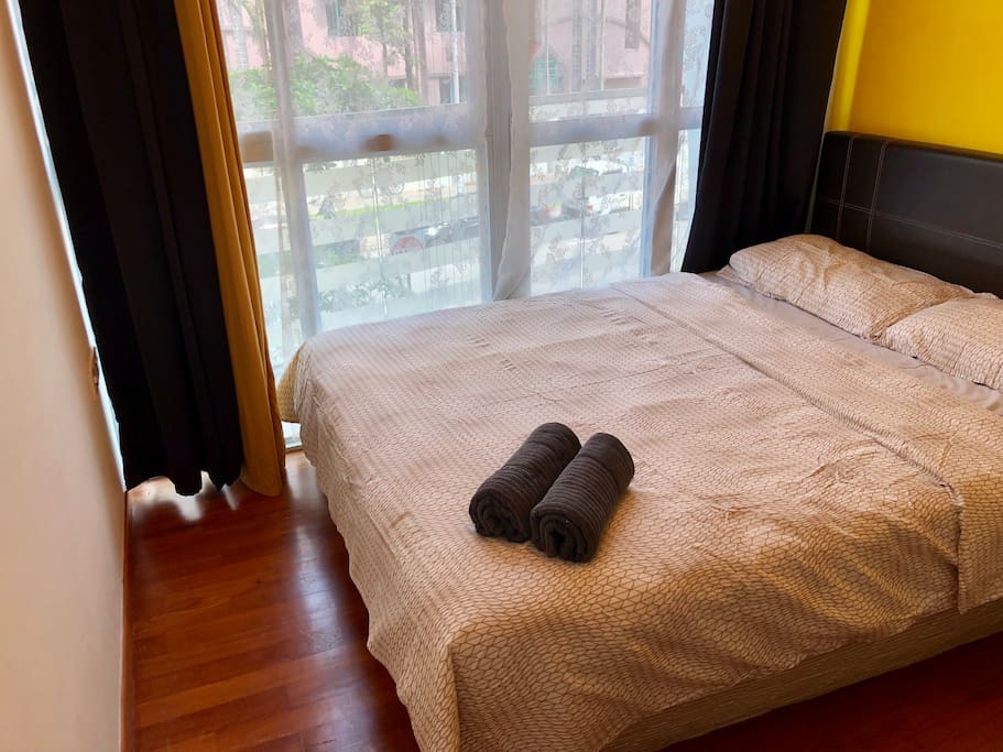 Master bedroom主卧带卫浴