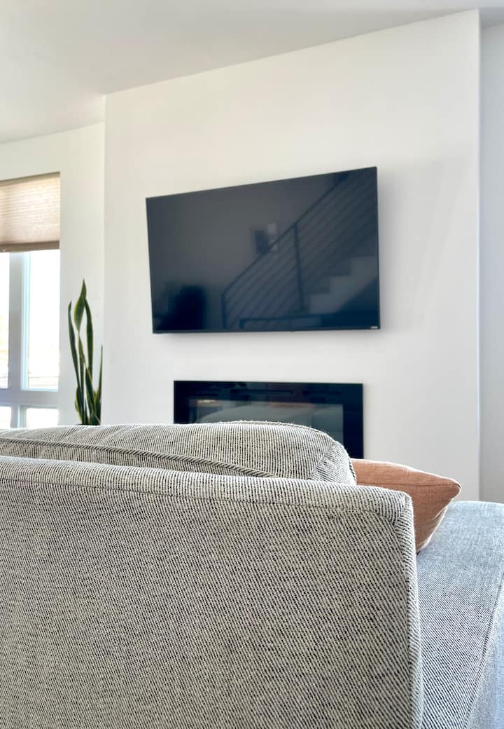 De Vizio 65” tv heeft streamingopties en een ingebouwde Chromecast