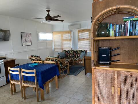 Kailua Beach Park - 2 BR Cottage