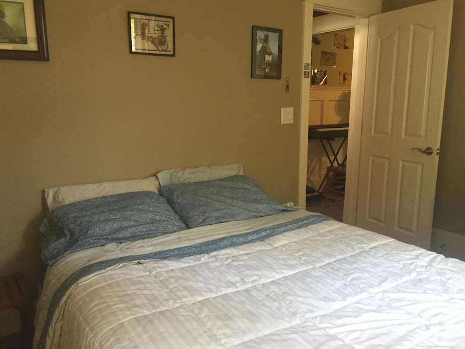 Guest bedroom