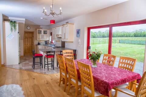 Modern 5-Bed Country Escape – Perfect for Groups