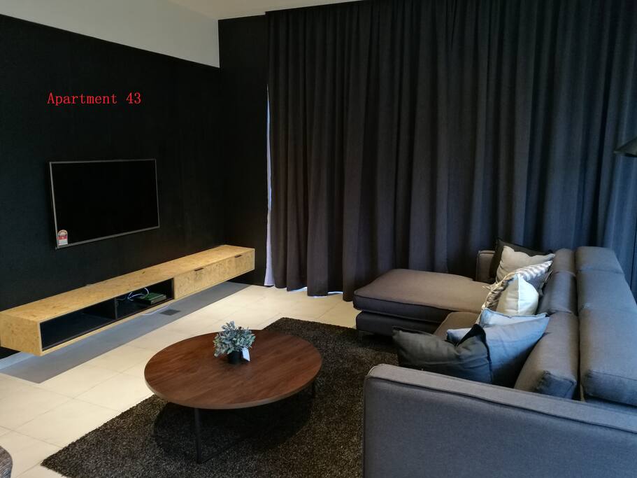 APARTMENT 43