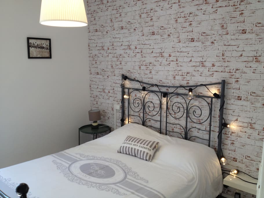 Chambre 1 : lit 140 x 200