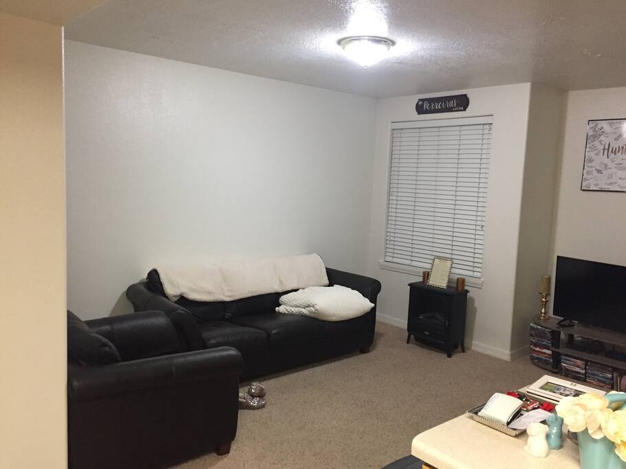 Cozy living room with Smart TV, Blue Ray Player, Cable, Free wifi through entire home