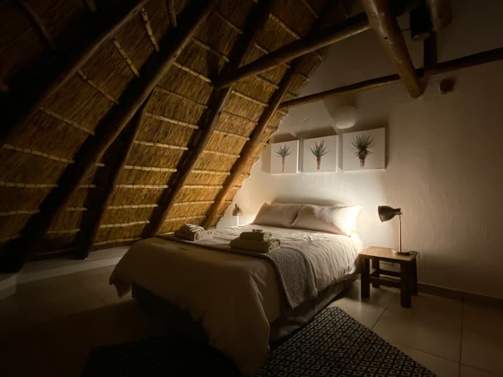 Chambre climatisée avec salle de bains privative 3 à l'étage dans un loft