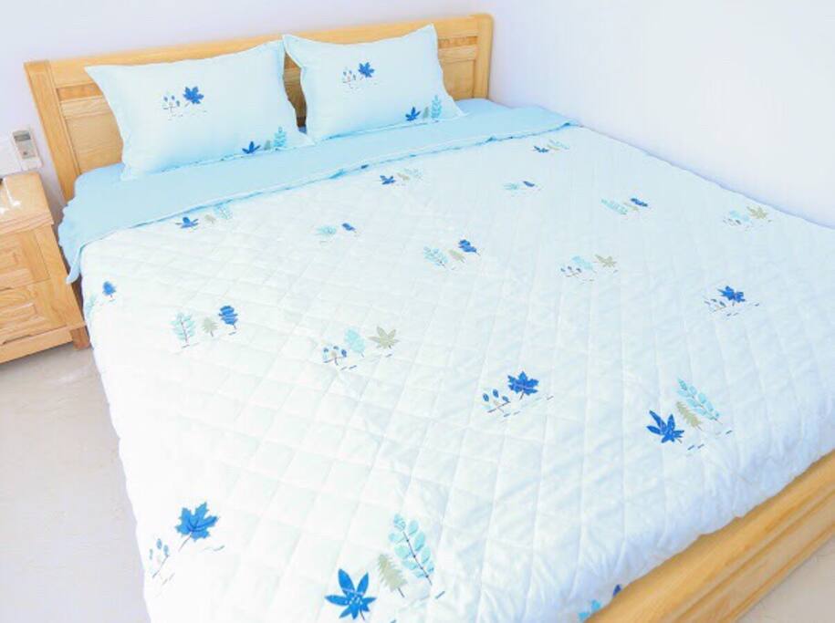Queen Bed