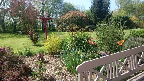 Quiet 3-person room, breakfast included in Brocéliande