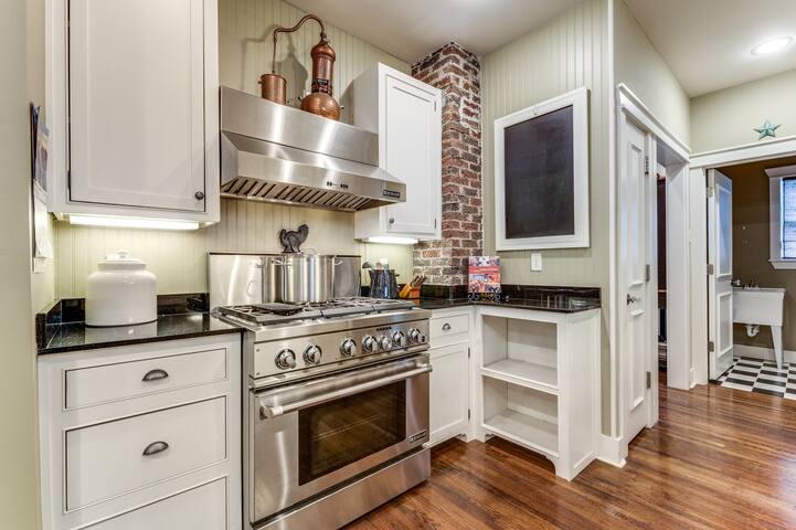 Cowboy Casa Walk to Dickies Arena gallery image 5