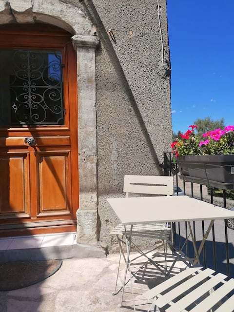 2-bedroom apartment in a village house