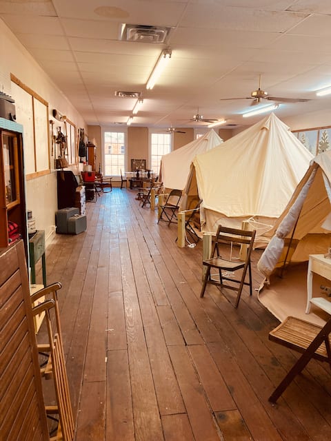 Nutty’s Camp Jefferson - Glamping Downtown