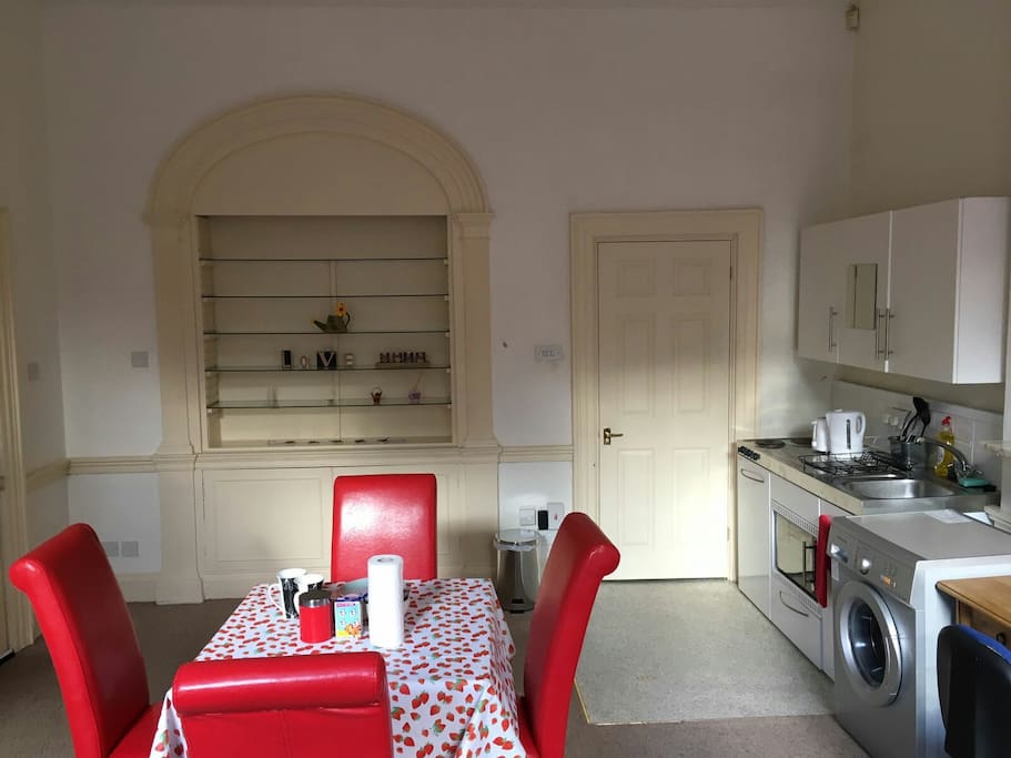 dining table/kitchen