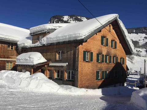 Cabin ideal walking & close to ski resorts