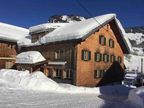 Cabin ideal walking & close to ski resorts