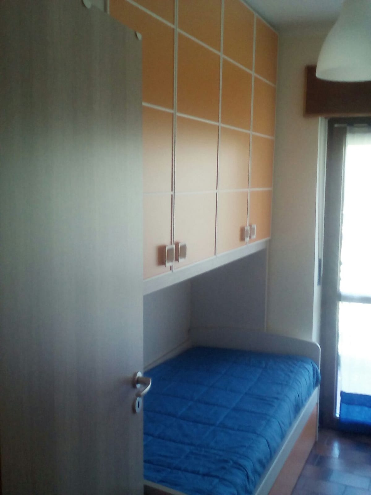 საძინებელი 2 ერთადგილიანი საწოლით