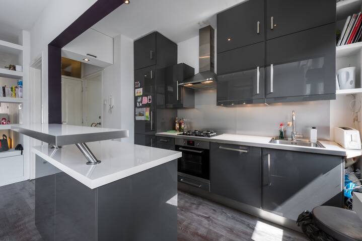 DUPLEX APARTMENT WITH ROOFTOP DE PIJP gallery image 3