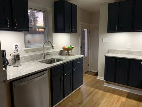 Walk to everything in Falls Church, 8 min to Metro