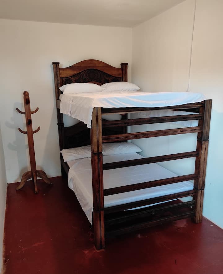 საძინებელი 4