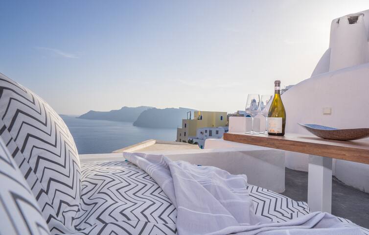 Gaia Suites | Earth Suite with Outdoor Jacuzzi gallery image 5