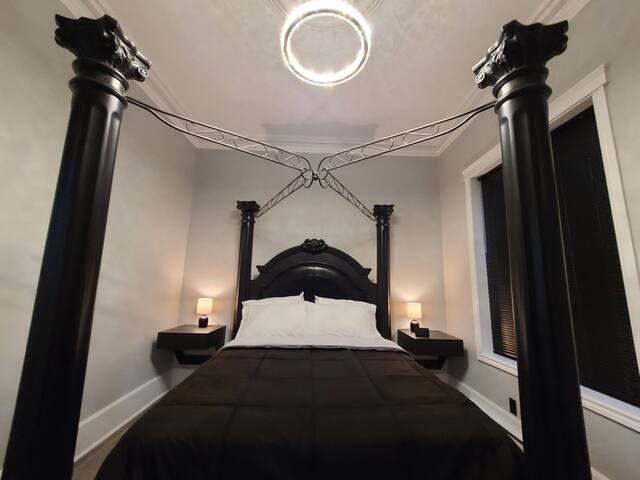 Beautifully Renovated 2 Bedroom Unit -City Central gallery image 4