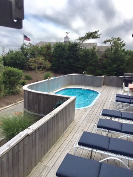 Lounge around the heated (free heat) pool and walk to the ocean. Relax listening to the sounds of the waves.