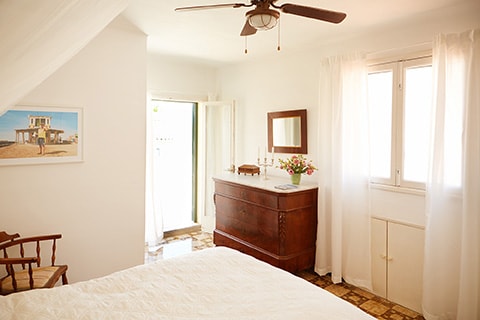 غرفة نوم الطابق الثاني