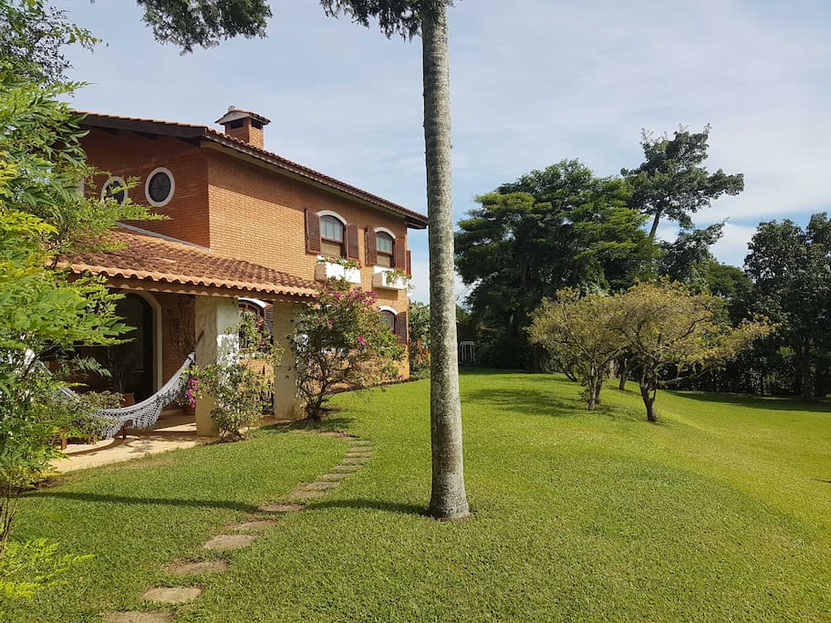 Casa de campo com piscina e 5 quartos / Country house with swimming pool and 5 bedrooms