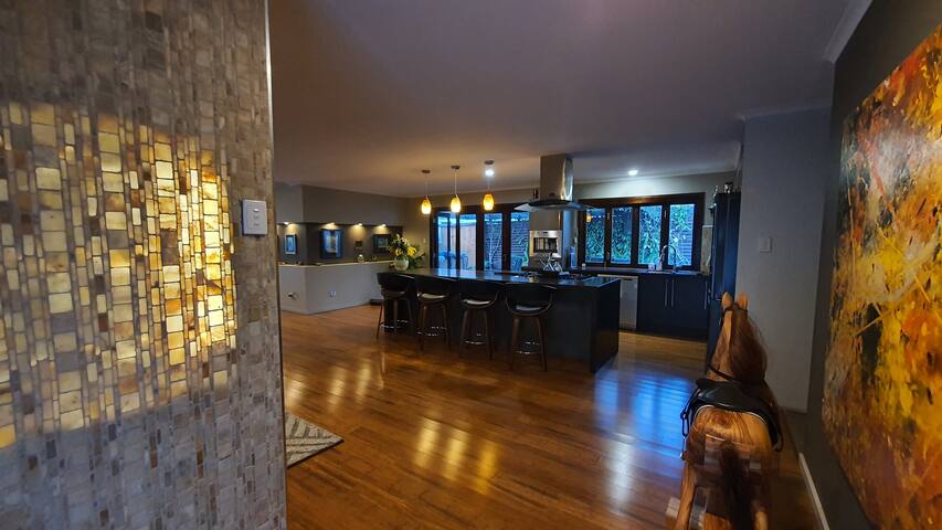 Noosa Tranquil Oasis, Magnesium Pool & Kayaking gallery image 3