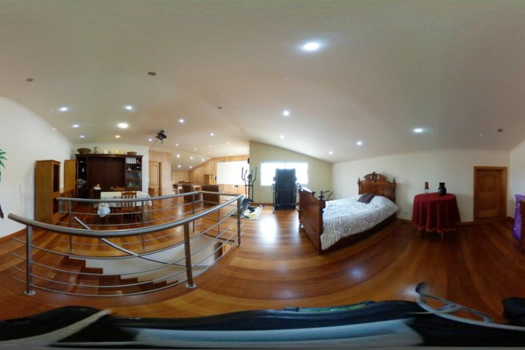 Complete space with beds, bathroom, cinema
internet, gym.