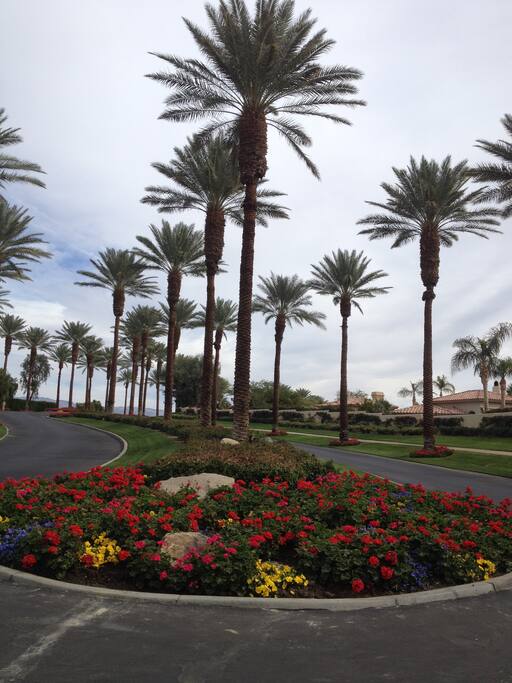 Security Guard gated entrance to Rancho La Quinta