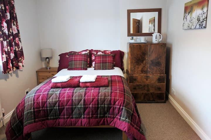 Hempton - The Middle House - Room 2