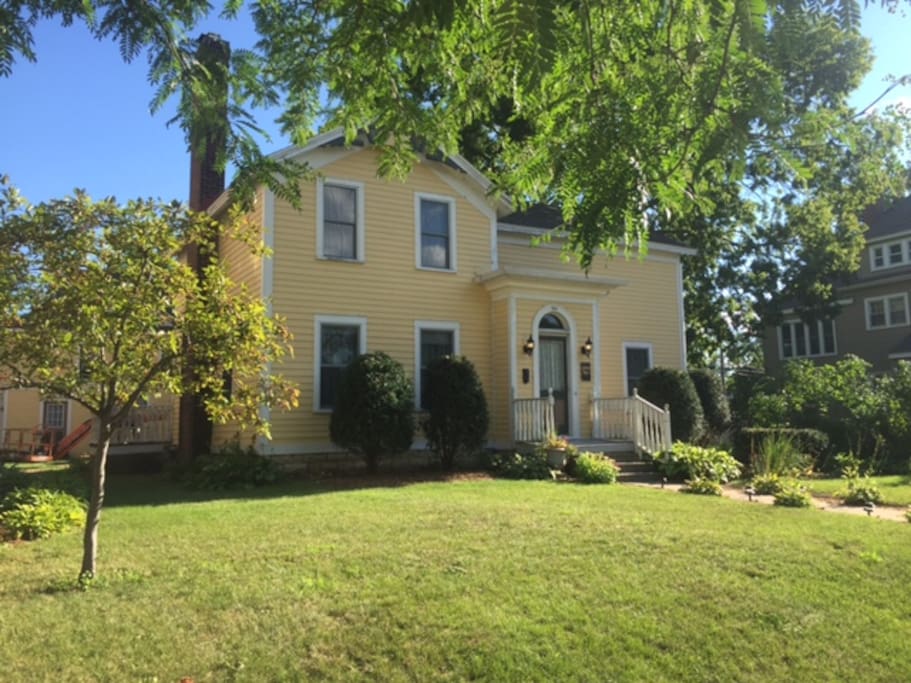 BentleyWheeler B&B GUEST HOUSE Houses for Rent in La Crosse