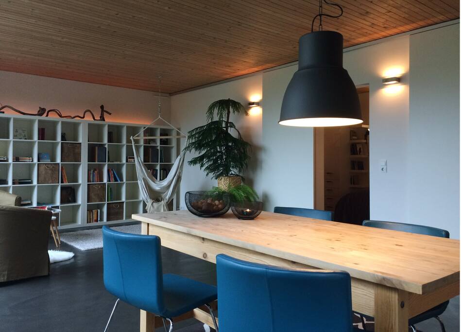 Esstisch im Wohnraum
