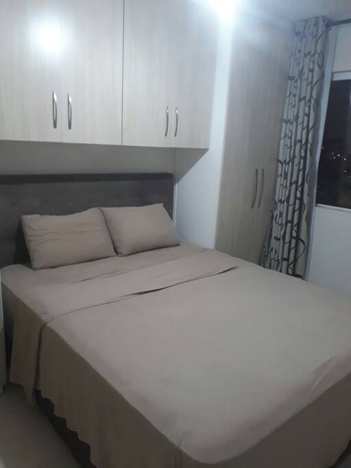 Cama Queen size.
