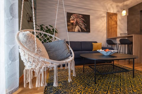 Modern, Bright and Cozy Apartment