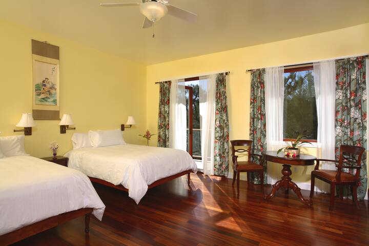 Elegant Lodge at Hawaii Island Retreat – 10 Rooms gallery image 2