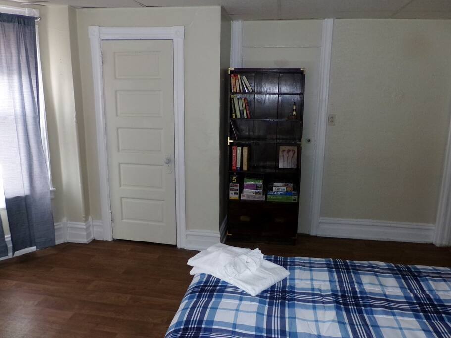 MB again with book shelf