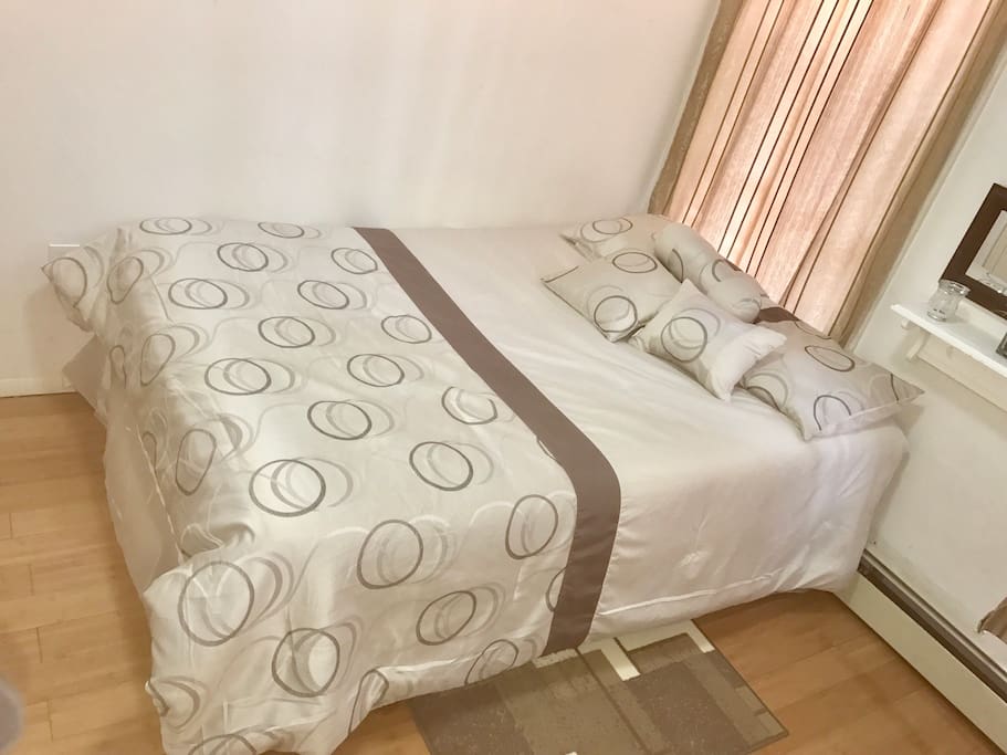 Full Size Bed