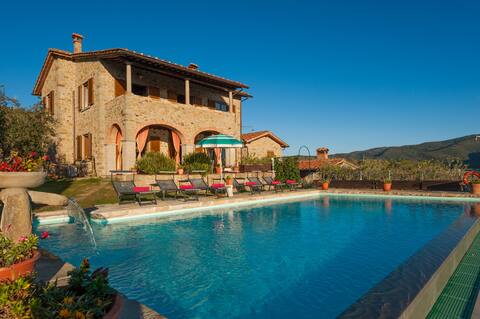 Tuscan charm of villa - countryside