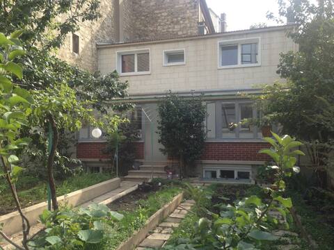 House & Garden in Paris Metro Chatillon-Montrouge