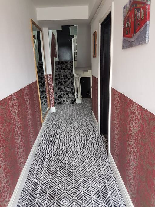 entrance hall 8 steps here