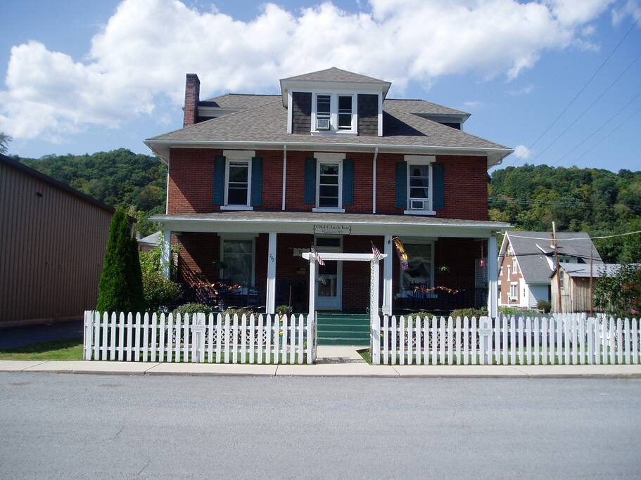 Old Clark Inn