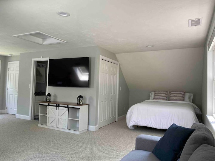 Cape Cod Loft Houses for Rent in Bourne, Massachusetts, United States